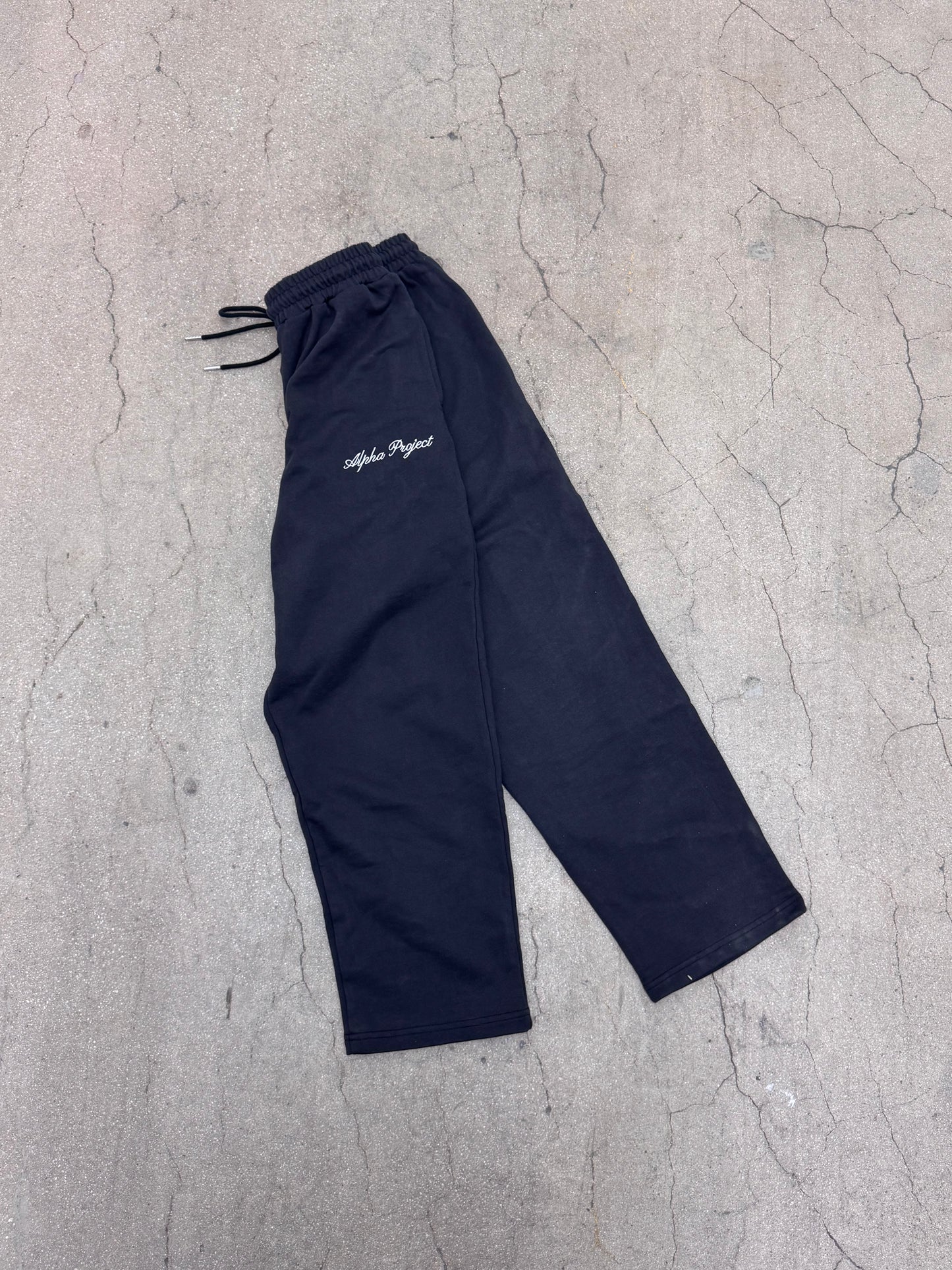 Manila x London - Wide Leg Sweatpant - Black